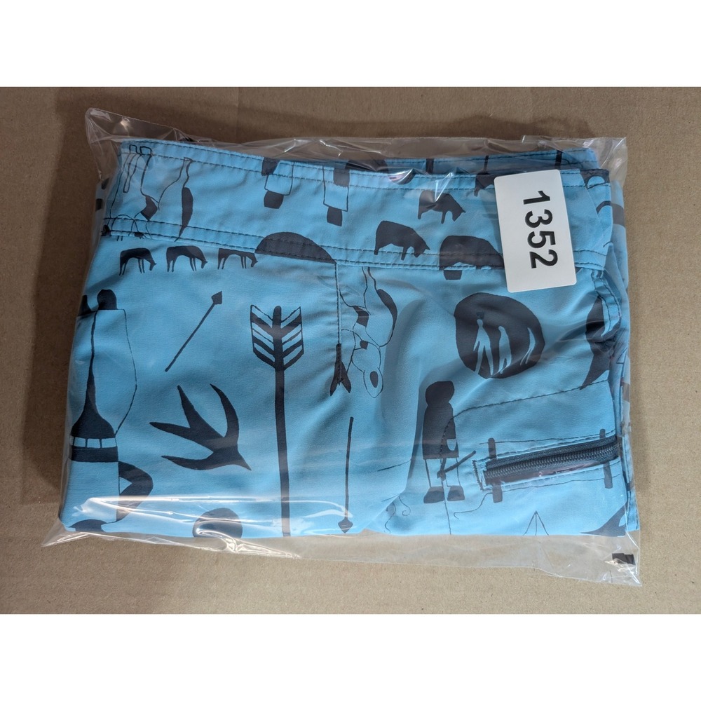 Patagonia Wavefarer Board Shorts Mens 36 Blue Graphic Print Hunter Animal - Picture 8 of 8